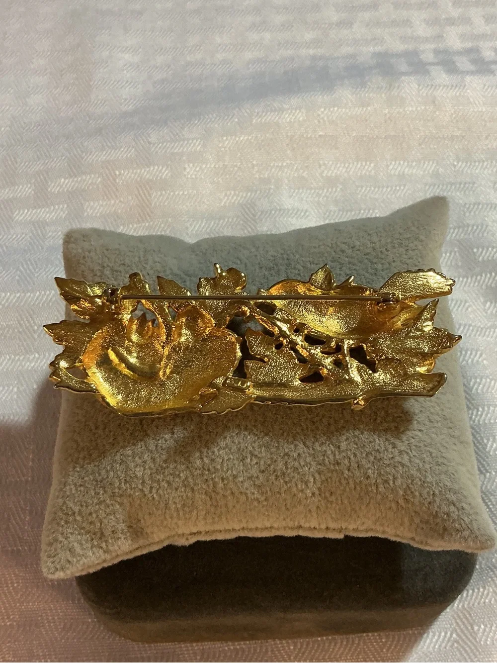 Songbird and Bird Nest Gold Tone B delightful figural